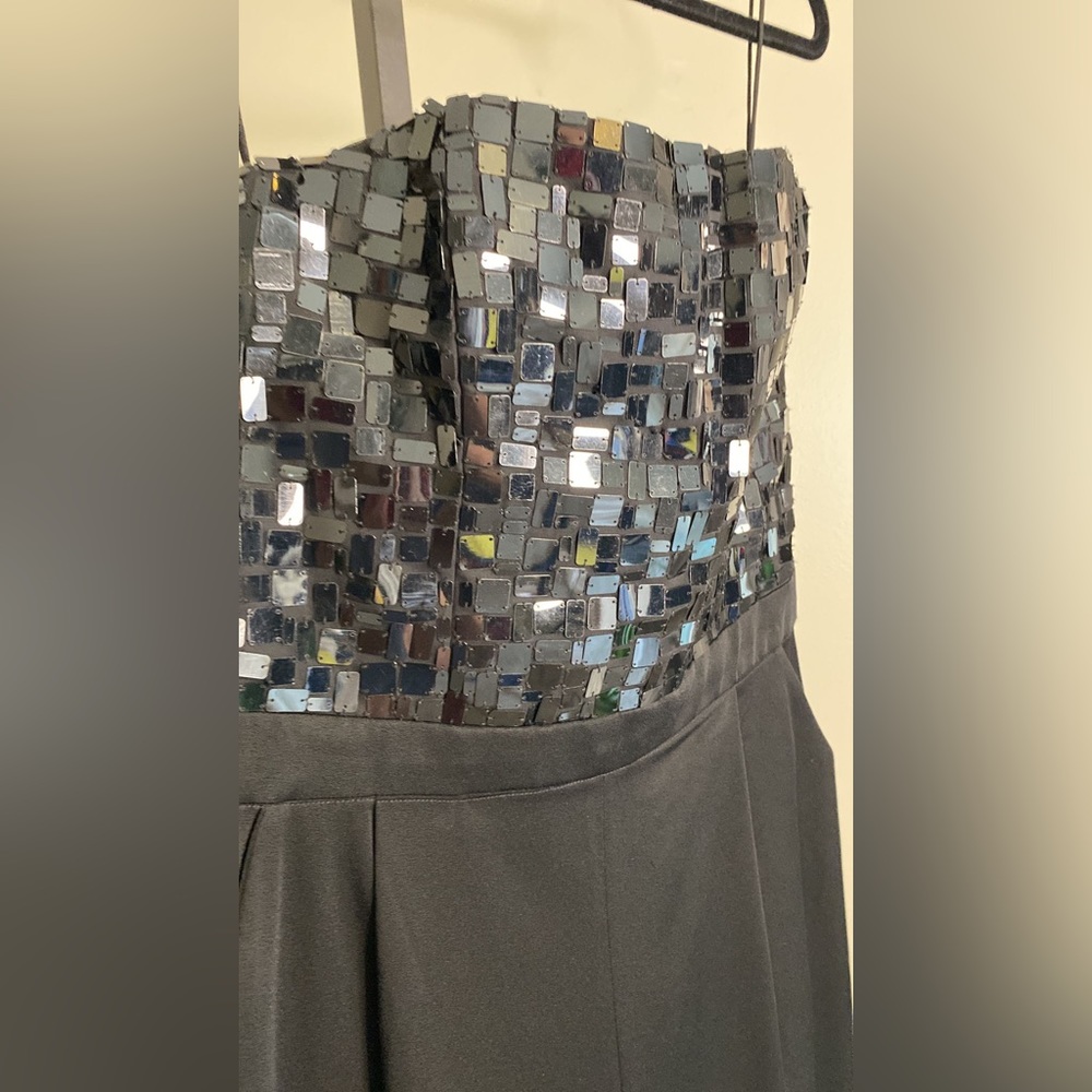 Alice + Olivia
Jeri Sequin Embellished Jumpsuit - Picture 13 of 16
